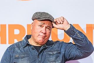 Ramon Ademes als Roger Schmitz